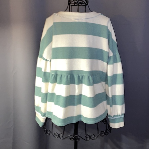 Moa Moa women’s long sleeve sweater blouse.  size medium. - Picture 2 of 4